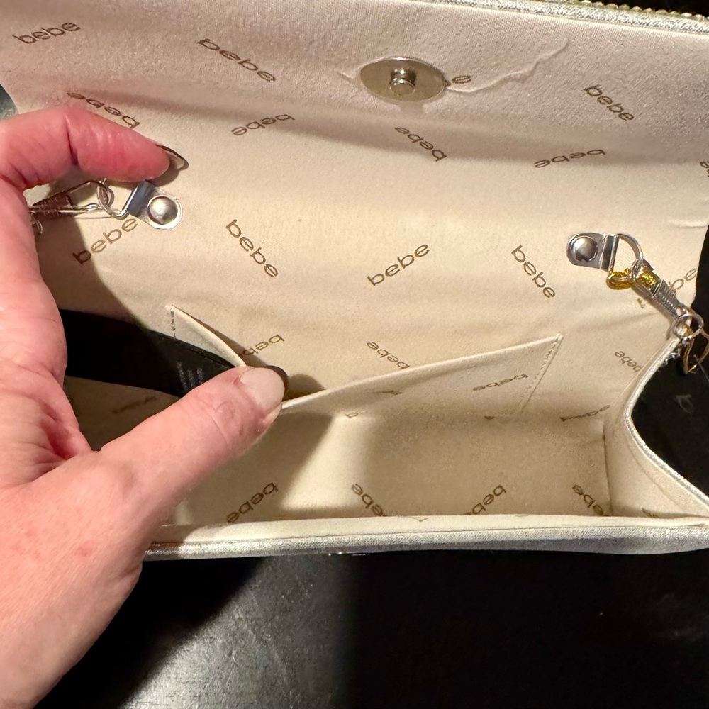 💎Bebe 💎 Sparkling Silver Crystal Clutch with detachable Chain Shoulder Strap - Picture 9 of 9